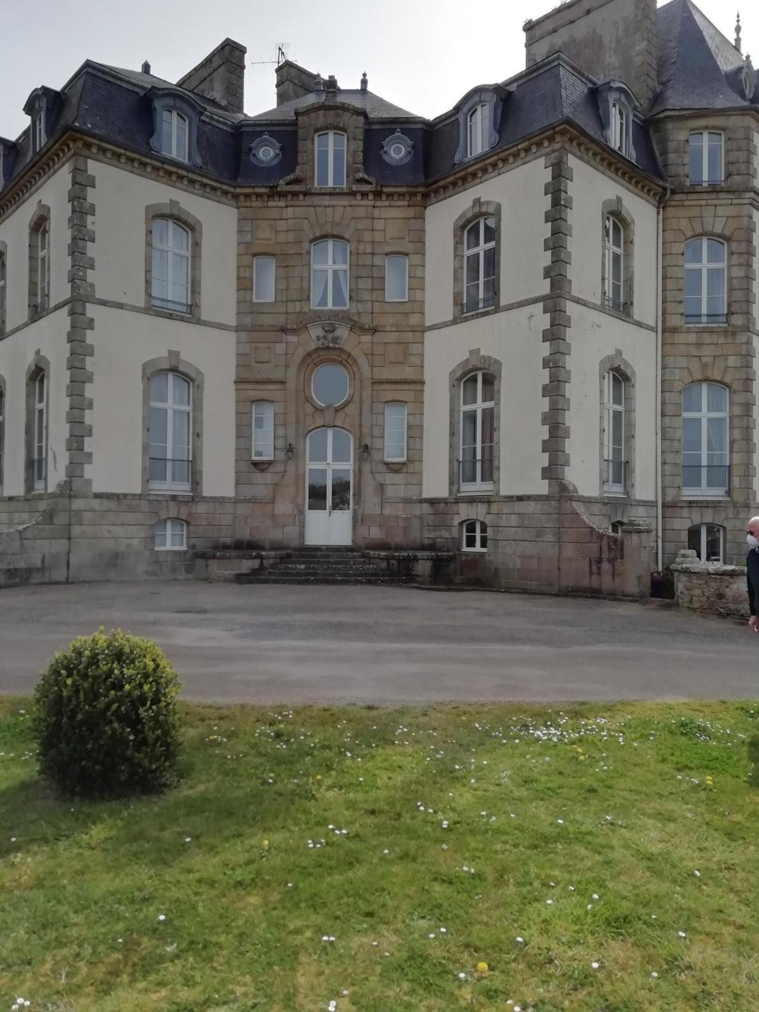 Chateau De Locqueran Pierres Et Filets Bleus 奥迪耶纳 外观 照片